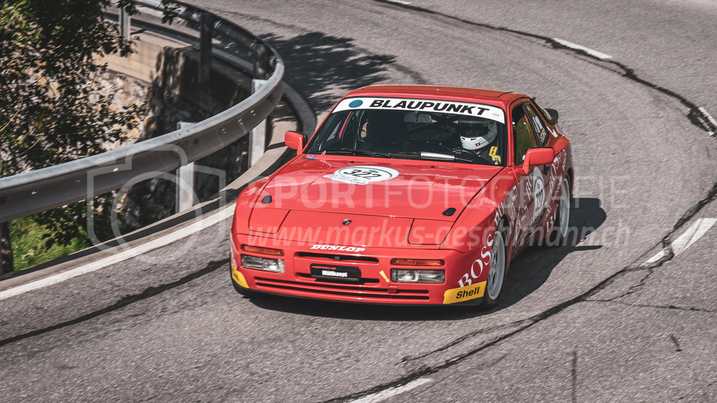 19. Arosa ClassicCar 2023 - 2. September 2023 | 19. Arosa ClassicCar 2023
Arosa, Schweiz
Müllhaupt Markus aus Winterthur mit der Startnummer 322 in einem Porsche 944 Turbo, Jahrgang 1985, in der Klasse Sport Trophy.
@arosaclassiccar, @arosa.official, #arosaclassiccar, #arosa, #76curves, #classiccar
Bild: Sportfotografie Markus Aeschimann | www.markus-aeschimann.ch - Realisiert mit Pictrs.com