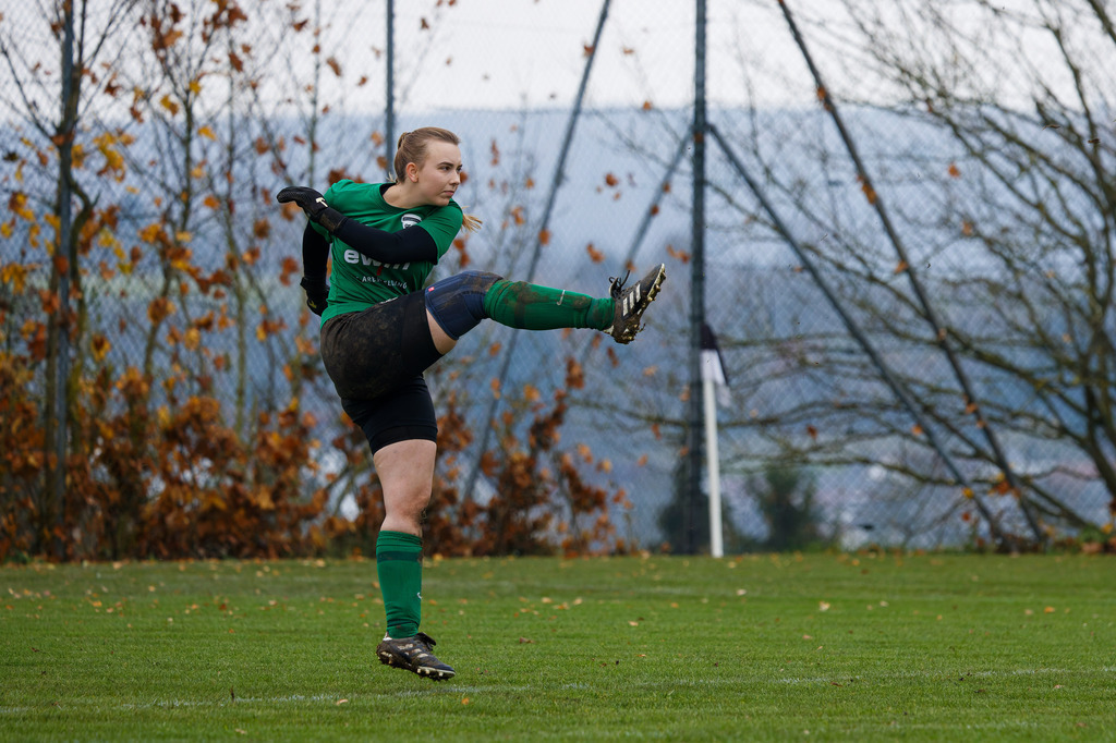 HOHFCH_251109_6334 | 1.FC Heidenheim 1846 II vs. GAST, Fußball, Frauen, Bezirksliga, 2025/2026, X. Spieltag, 03.10.2025 in Heidenheim, Kunstrasen b. Voith-Arena West(Foto: Michael Bulling) - Realisiert mit Pictrs.com