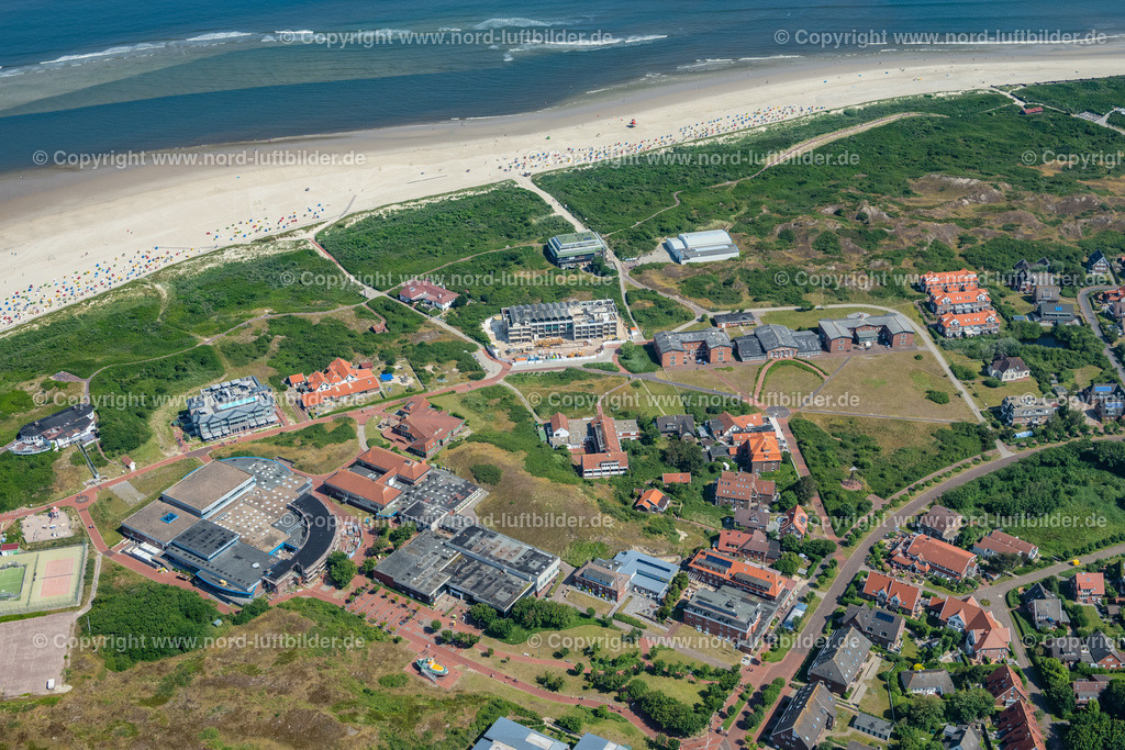 Langeoog_ELS_5967250622 | LANGEOOG 25.06.2022 Inselbereich Langeoog mit dem Ortskern in Langeoog im Bundesland Niedersachsen, Deutschland. // Island area Langeoog with the village center in Langeoog in the state Lower Saxony, Germany. Foto: Martin Elsen