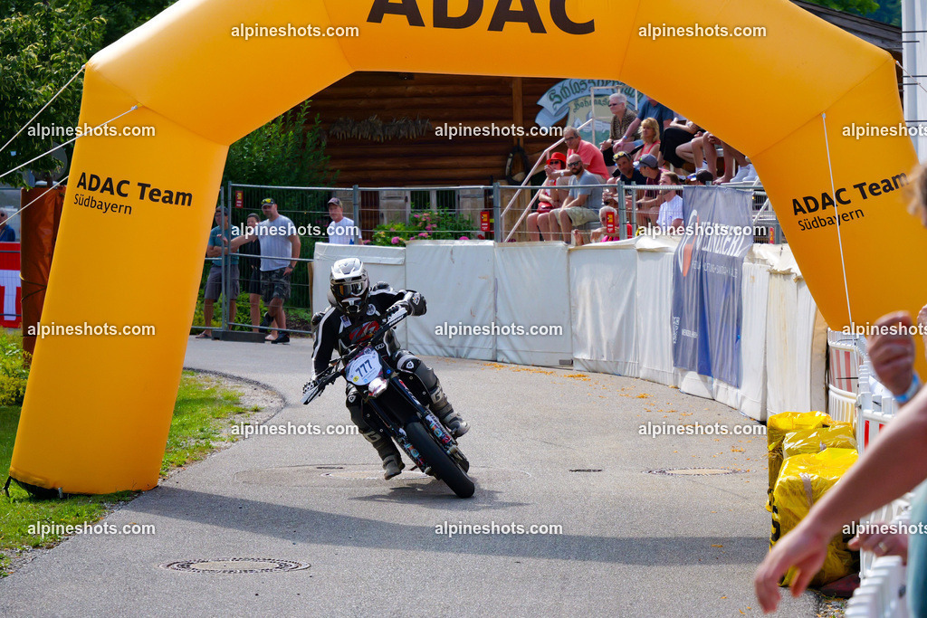 P1025620 | Erleben Sie atemberaubende, hochqualitative Fotos Ihrer Fahrt entlang der malerischen Alpenstraßen. Besuchen Sie alpineshots.com, um professionelle Aufnahmen Ihrer unvergesslichen Reise zu finden und zu kaufen - Realisiert mit Pictrs.com