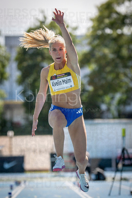 Juniorengala 2026; Mannheim, 13.06.2026 | MANNHEIM, GERMANY - JUNE 13, 2026 : Malm Ella Alvelin (SWE/Sweden) competing in the women’s triple jump during the Juniorengala 2026 at Michael-Hoffmann-Stadion on June 13, 2026 in Mannheim, Germany.