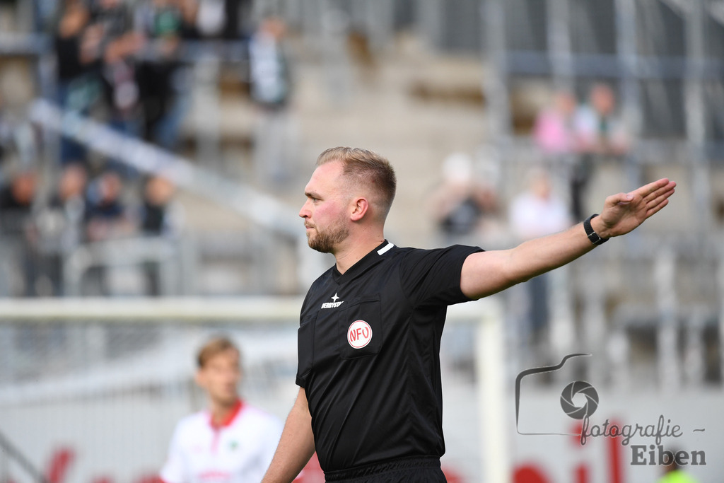 SV Meppen-VfB Lübeck | Herren Regionalliga Nord; SV Meppen (blau)-VfB Lübeck (weiß) am 01.08.2025 in Meppen (Hänsch-Arena), Photo: Philip Eiben 2025 - Realisiert mit Pictrs.com