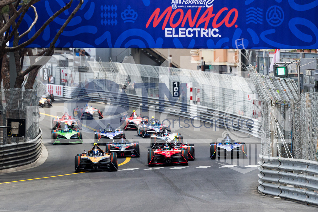 GEPA-20230506-101-147- | MONTE CARLO,MONACO,06.MAY.23 - MOTORSPORTS, FORMULA E - E-Prix of Monaco, Circuit de Monaco. Image shows Jake Hughes (GBR / McLaren), Sacha Fenestraz (FRA / Nissan) and Maximilian Guenther (GER / Maserati). Keywords: racestart.    Photo: GEPA pictures/ Matthias Trinkl