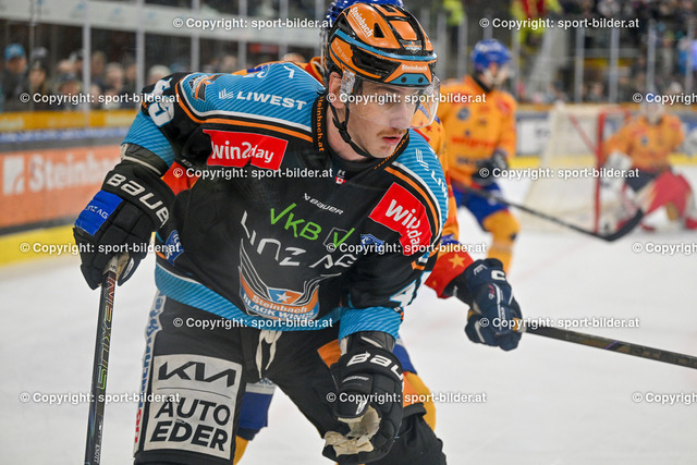 AUT, ICE, Black Wings Linz (AUT) vs Asiago Hockey (ITA) | 17.11.2024, Eishalle Linz, AUT, ICE Eishockey Liga, Black Wings Linz (AUT) vs Asiago Hockey (ITA), im Bild Graham Knott of Steinbach Black Wings Linz// ICE win2day Hockey League Match between Black Wings Linz (AUT) vs Asiago Hockey (ITA) in Linz, Austria on 2024/11/17
