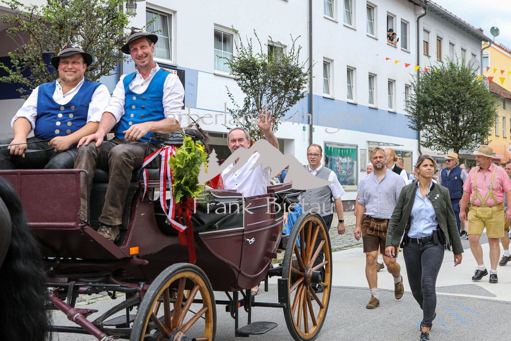 OE7A1602 | die Festeröffnung in Zwiesel mit prominentem Besuch, Ministerpräsident Markus Söder sowie Minister Hubert Aiwanger.