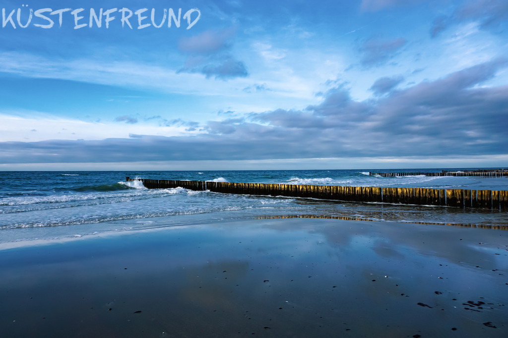 Ostsee Strand Waterfront // Strandbilder | Entdecke deine Lieblingslandschaft von der Küste – auf Ostsee Leinwand, Nordsee Leinwand, Alu Dibond oder Acrylglas, passend für jeden Geschmack und Raum.