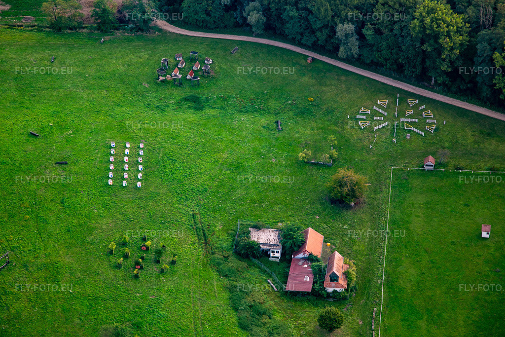 Vue aérienne: Harras De La Née à Mothern dans le département Bas Rhin, France. Photo: IMG_137744.jpg prise le 12/08/2023 par Werner Riehm/FLY-FOTO.eu – Résolution de l'original: 5472 x 3648 px