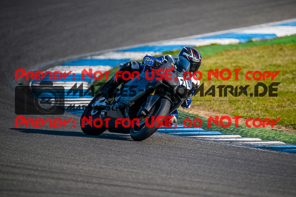 MaZZes_FotoMatrix_230410_1684 | ROT