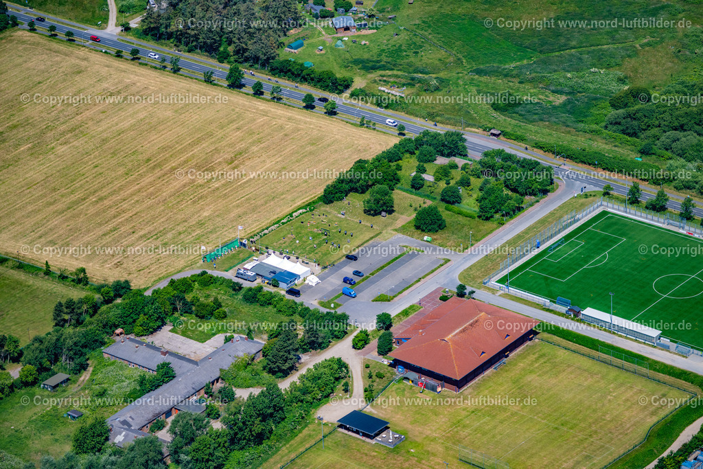 Sylt_Tinnum_Youksakka_Bow_Funcompany_Bogenbaün_und_Bogenschiessen_auf_Sylt_ELS_0158210625 | TINNUM 21.06.2025 Bogenschießplatz " youksakka " in Tinnum auf der Insel Sylt im Bundesland Schleswig-Holstein, Deutschland. // Archery range " youksakka " in Tinnum on the island of Sylt in the federal state of Schleswig-Holstein, Germany. Foto: Martin Elsen