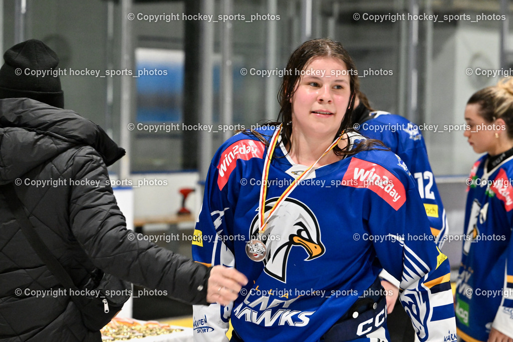 WILDCATS PATERNION & Lady Hawks Siegerehrung-Meisterfeier | Medailienübergabe, #8 Pack Lara LADY HAWKS, WILDCATS PATERNION &amp; Lady Hawks Siegerehrung-Meisterfeier, WILDCATS PATERNION &amp; Lady Hawks Siegerehrung-Meisterfeier am 12.03.2025 in Steindorf (Ossiachersee Halle), Austria, (Photo by Bernd Stefan)