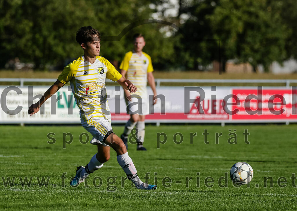 2023-08-18_054_SpVgg_Eichenkofen_gegen_FC_Langenpreising | Erding, Deutschland, 18.08.2023:
Fußball, A-Klasse 2023 / 2024, 3. Spieltag, SpVgg Eichenkofen gegen FC Langenpreising, Endergebnis: 0:2

Christoph Niedermüller (SpVgg Langenpreising, #13)

Foto: Christian Riedel / fotografie-riedel.net