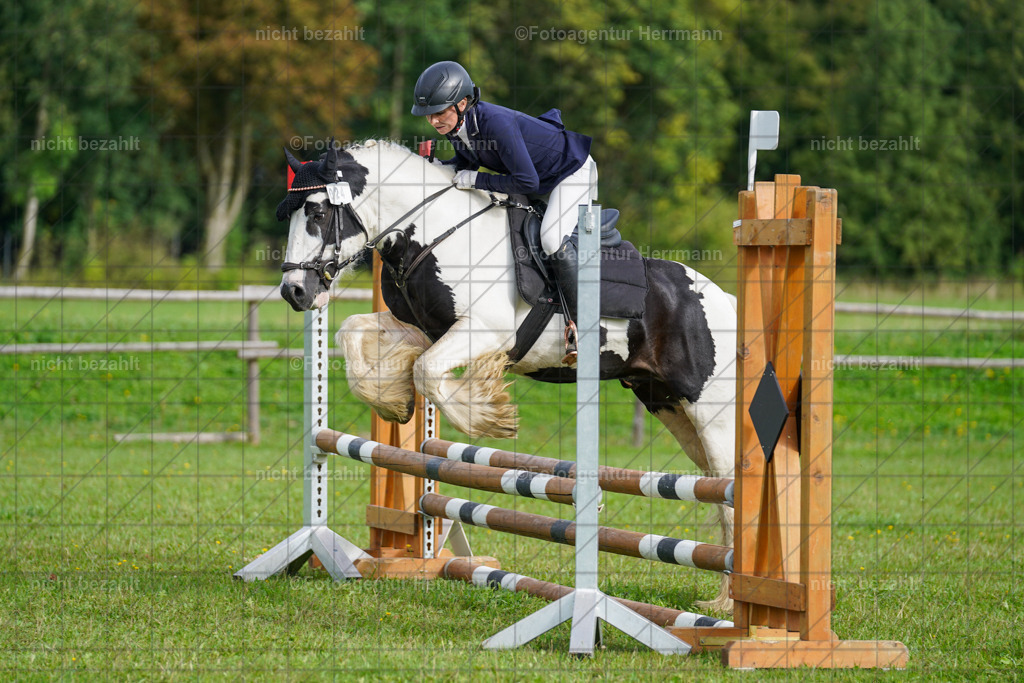 20230917-FAH09166 | Landsberg am Lech, 2023, Kaufbeuren, Kempten, Allgäu, Turnierfotografen Bayern, Fotoagentur Herrmann, Turnierbilder, Reitsport Fotos, Pferdefotograf, Augsburg, Bad Tölz, Dachau, Karlsfeld, Memmingen, Buchloe, Schwabmünchen