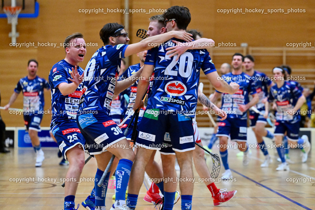 VSV Unihockey vs. KAC Floorball | Jubel VSV Unihockey Mannschaft, VSV Unihockey vs. KAC Floorball, VSV Unihockey vs. KAC Floorball am 12.04.2025 in Villach (Ballspielhalle St. Martin), Austria, (Photo by Bernd Stefan)