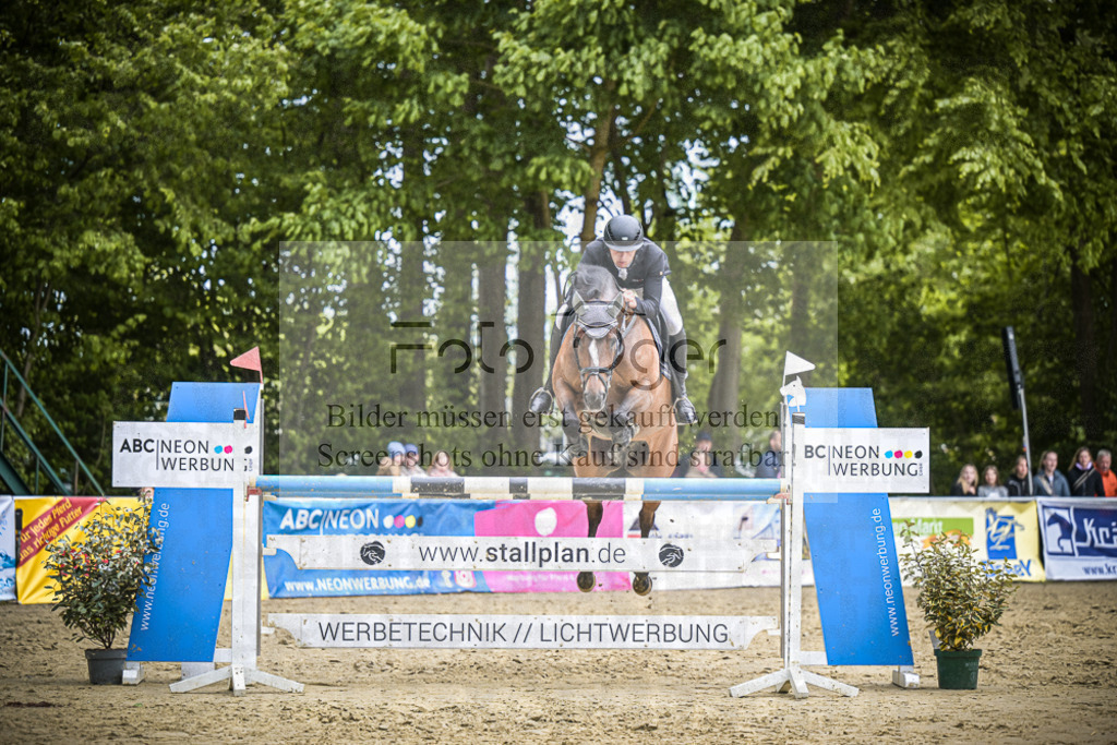 DOS_0862 | Entdecke hochwertige Reitturnierfotos von Foto Oger. Professionell, emotional und authentisch – jetzt Lieblingsmomente im Shop bestellen.Deutschlandweite Turnierfotografie. - Realisiert mit Pictrs.com
