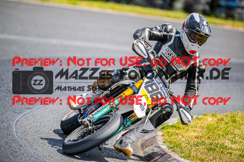 MaZZes_FotoMatrix_220529_8404 | Fotograf Mathias Schmid
Sportfotograf,
Eventfotograf,
Hochzeitsfotograf,
Portraitfotograf