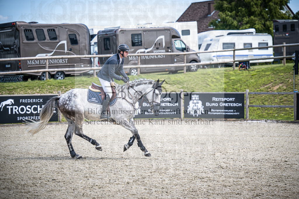 DOS_6515 | Entdecke hochwertige Reitturnierfotos von Foto Oger. Professionell, emotional und authentisch – jetzt Lieblingsmomente im Shop bestellen.Deutschlandweite Turnierfotografie. - Realisiert mit Pictrs.com
