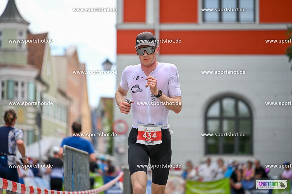 SZI_8485 | Stadttriathlon Erding 2025. #yourpictrs #sportshot_your_pictrs @Sportshotphotography #stadttriathlonerding Copyright: www.sportshot.de