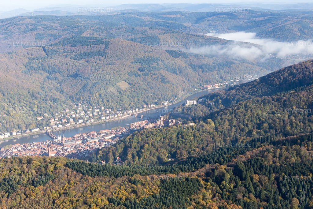 Luftbild: Neckartal im Ortsteil Kernaltstadt in Heidelberg im Bundesland Baden-Württemberg in Deutschland. Foto: IMG_104179.jpg vom 31.10.2017 durch Werner Riehm/FLY-FOTO.de