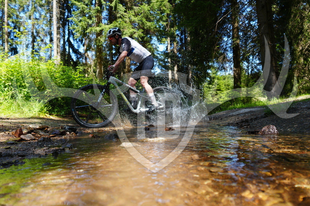 FC604818 | Fotogalerie der Treibjagd im Dunkelwald - Dein MTB Etappenrennen im Erzgebirge - Realisiert mit Pictrs.com