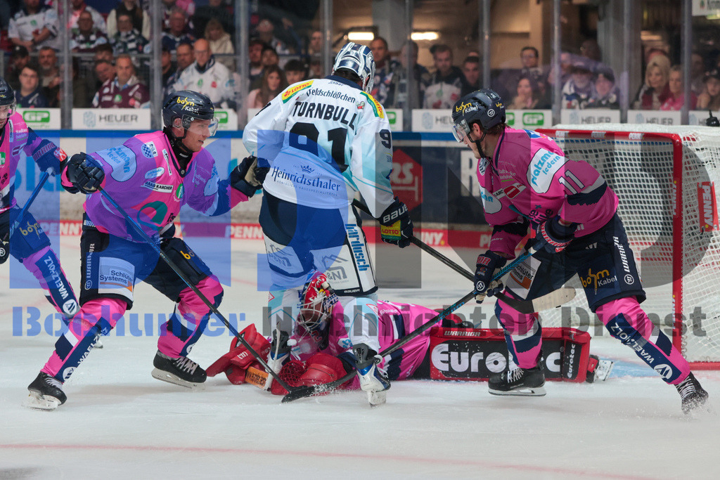 SES_ISEDRE20251010-37 | bond - Realisiert mit Pictrs.com