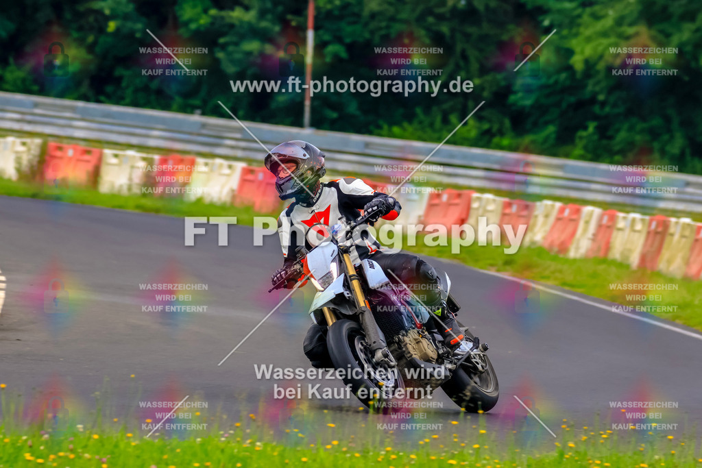 VBK-6692 | Hier findet Ihr Bilder von Touristenfahrten auf der Nürburgring Nordschleife oder von anderen Veranstaltungen die ich besucht habe. Viel Spass beim Durch Schauen 