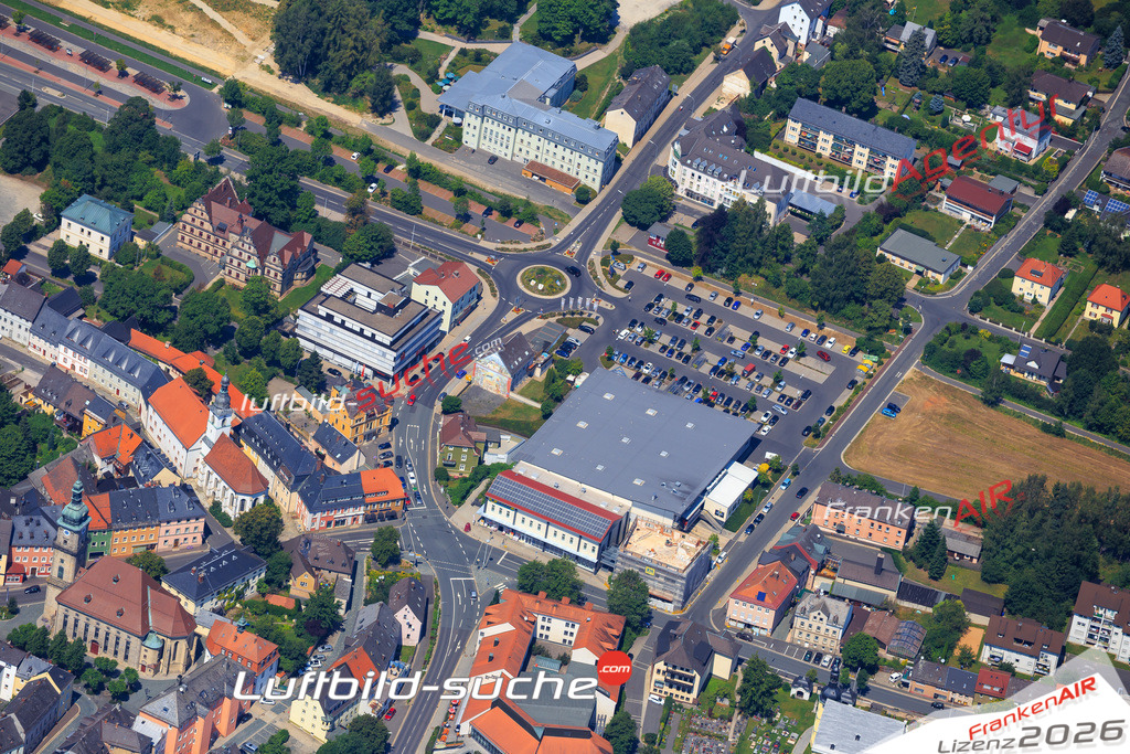 Die Luftaufnahme der Stadt Wunsiedel wurde vom UL-Flugzeug heraus erstellt ( keine Drohne )- hohe Auflösung für beste Qualität