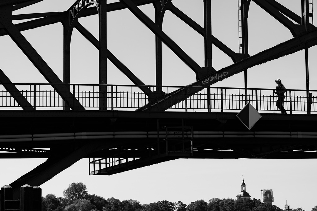 Abzweig | Ausleger an der Großen Eiswerderbrücke - Realisiert mit Pictrs.com