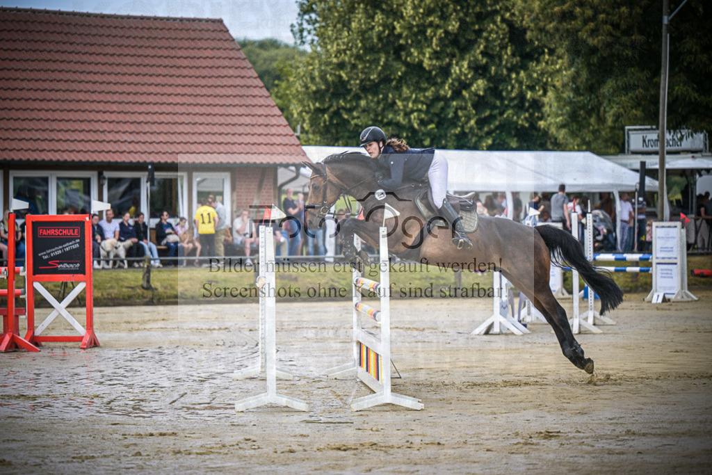 DOS_1501 | Entdecke hochwertige Reitturnierfotos von Foto Oger. Professionell, emotional und authentisch – jetzt Lieblingsmomente im Shop bestellen.Deutschlandweite Turnierfotografie. - Realisiert mit Pictrs.com