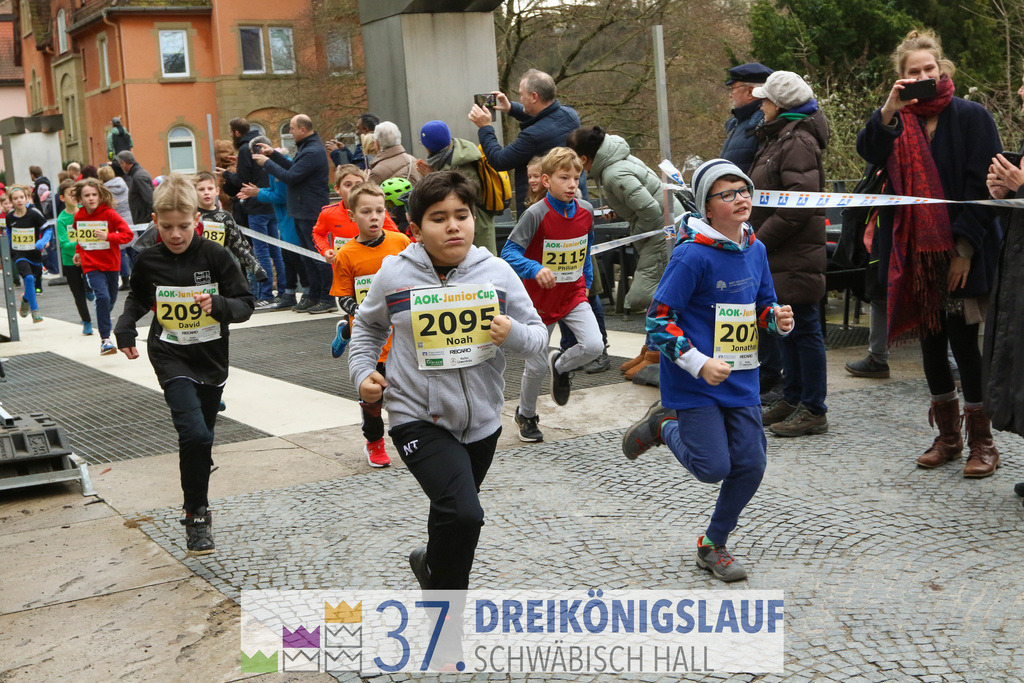 AOK JuniorCup 400m | 3Koenigslauf 2023 - Realisiert mit Pictrs.com