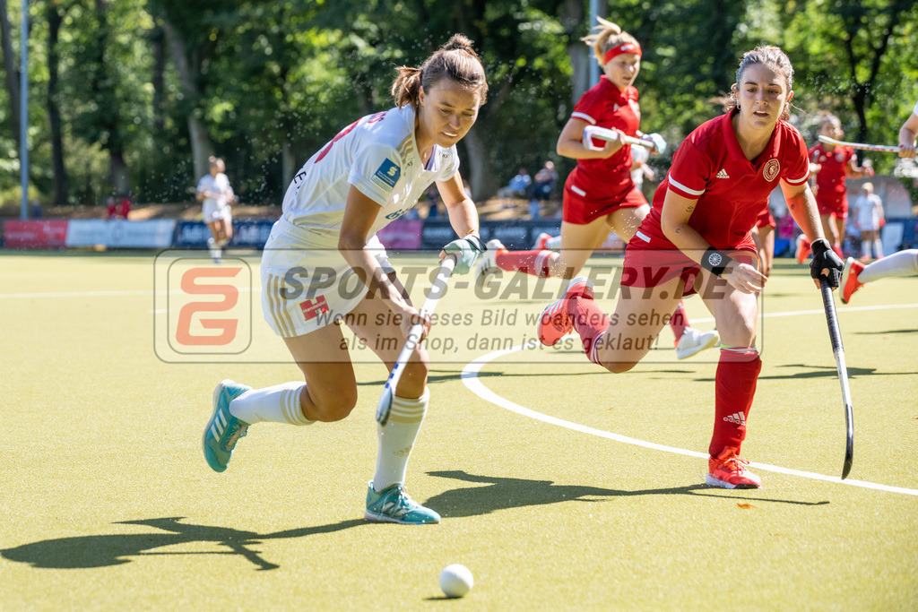 SFE_20220903_0087 | Emma Boermanns ( Rot-Weiss Köln #33 )  ; 1. Bundesliga Hockey Herren Rot-Weiss Köln - Bremer HC am 03.09.2022 in Köln (KTHC Stadion Rot-Weiss Köln Tennis and Hockey Club), Photo: Stephan Fehrmann 2022 (Sports-Gallery)