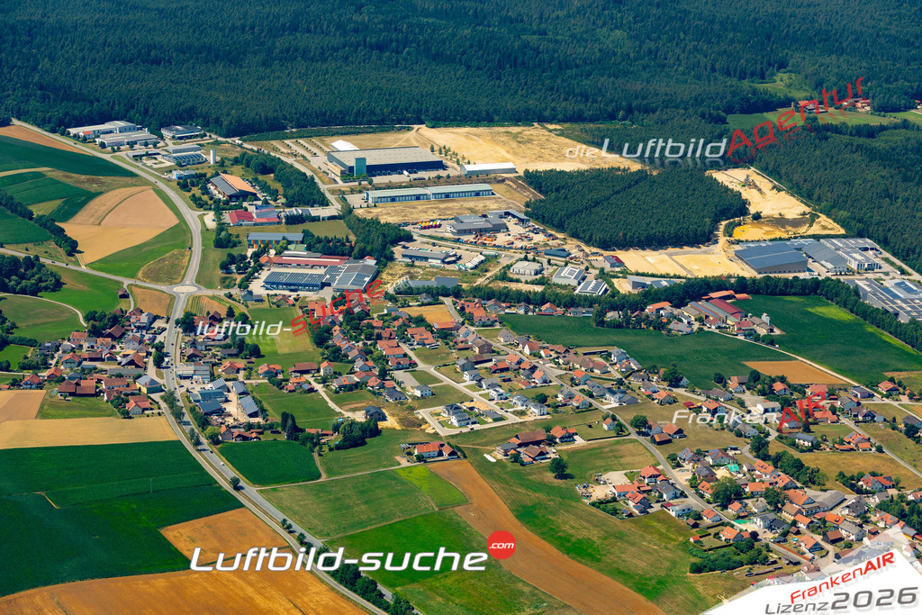 Die Luftaufnahme Mitterkreith - Roding wurde 2022 vom Flugzeug aus (keine Drohne) erstellt. Hohe Auflösung -für große Poster und Wandbilder geeignet - Garantiert!