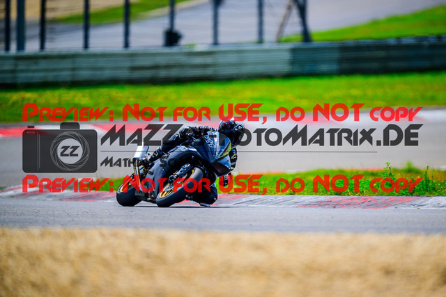 MaZZes_FotoMatrix_240717_6007705_9788 | WEISS