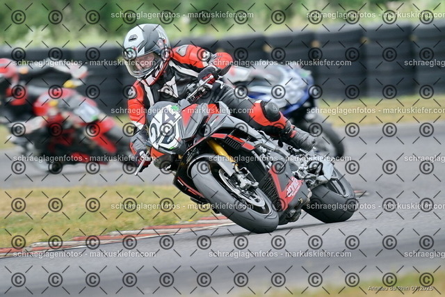 25bt05-1623 | markuskiefer.com - Realisiert mit Pictrs.com