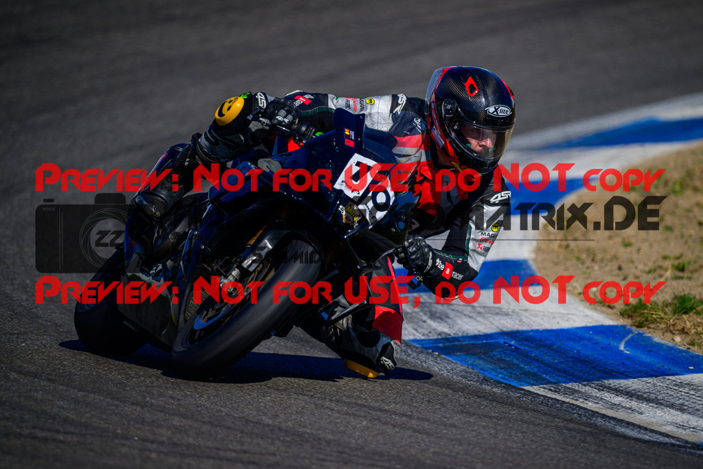 MaZZes_Fotomatrix_20250407_6007705_8744 | ROT