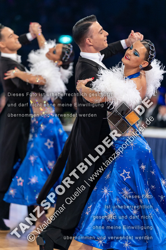 20231111-10076 | Hier finden Sie Tanz Bilder vom Latein und Standard Formationen tanzen. Sportbilder vom Tanzsport. Schöne Fotos und von Weltmeisterschaft, Europameisterschaft, Bundesliga, Regionalliga, Oberliga und Landesliga sowie von GOC Stuttgart, DanceComp, WM Bremen