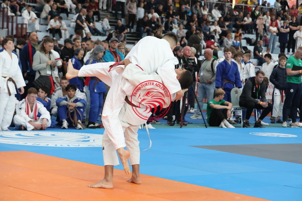 1J7A2095 | Fotos vom Adler Cup - Pictures from Adler Cup

Hier findet Ihr alle Eindrücke und großen Momente der Adler Cup Wochenenden. Here you will find all impressions and great moments of the Adler Cup weekends. - Realisiert mit Pictrs.com