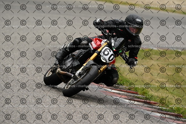 25bt02-1282 | markuskiefer.com - Realisiert mit Pictrs.com