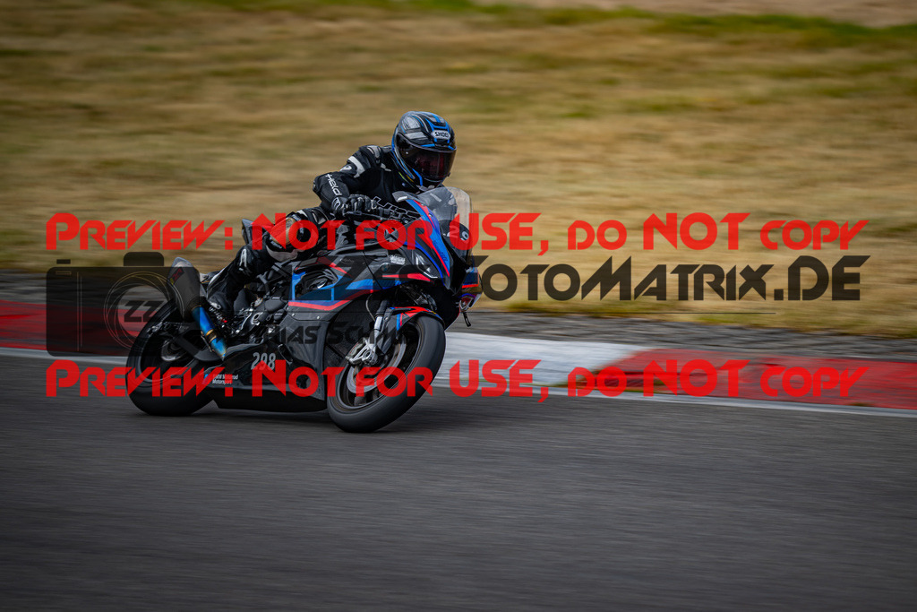 MaZZes_FotoMatrix_230719_1506 | ROT