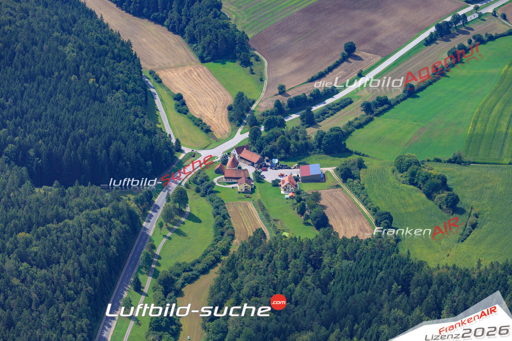 Die Luftaufnahme Schloegelsmuehle - Lauterhofen wurde 2017 mittels Flugzeug (keine Drohne) erstellt. Perfekte Schärfe und Druck- Auflösung- Garantiert!