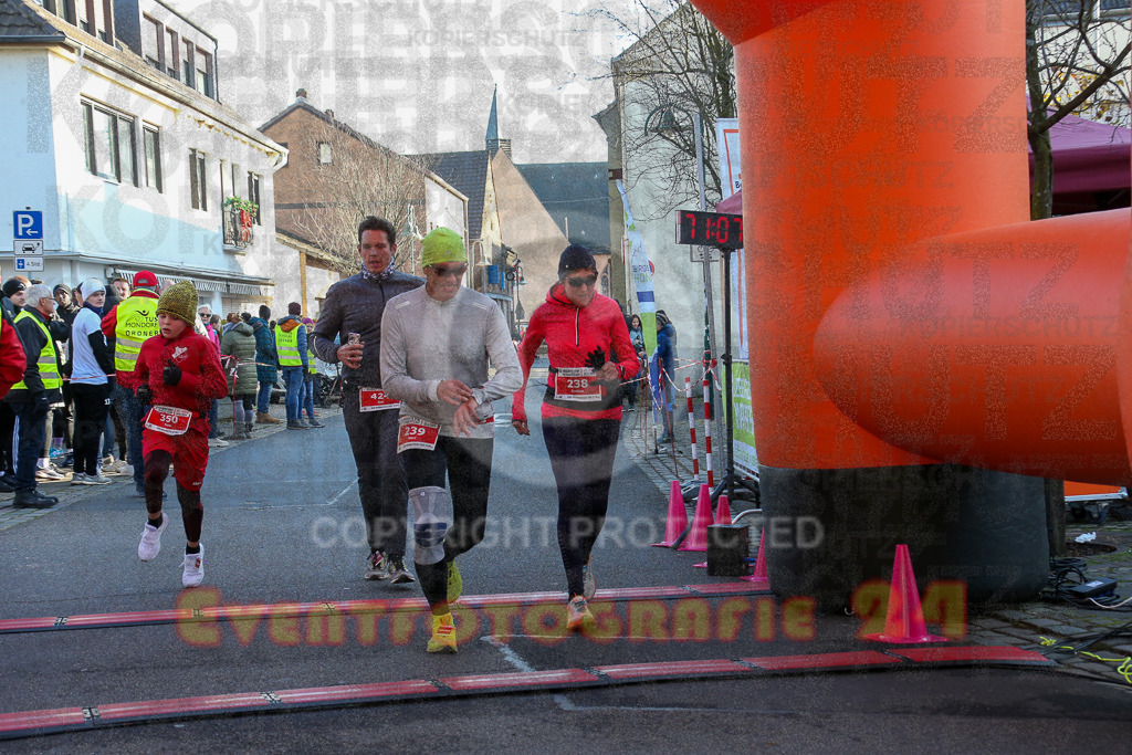 241201_1247_EX1_3331 | Sportfotografie im Rhein-Sieg Kreis, Köln, Bonn, NRW, Rheinland Pfalz, Hessen, etc. Unser Tätigkeitsfeld umfasst den Laufsport vom Volkslauf über den Marathon, Duathlon, Triathon bis zum Ultralauf wie Kölnpfad Ultra oder Schindertrail.