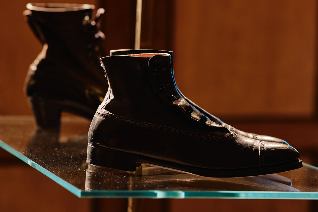 Scheer Maßschuhe | WIen, Austria - May 09, 2025; Scheer Maßschuhe in der Bräunerstrasse, Wien. - Realisiert mit Pictrs.com