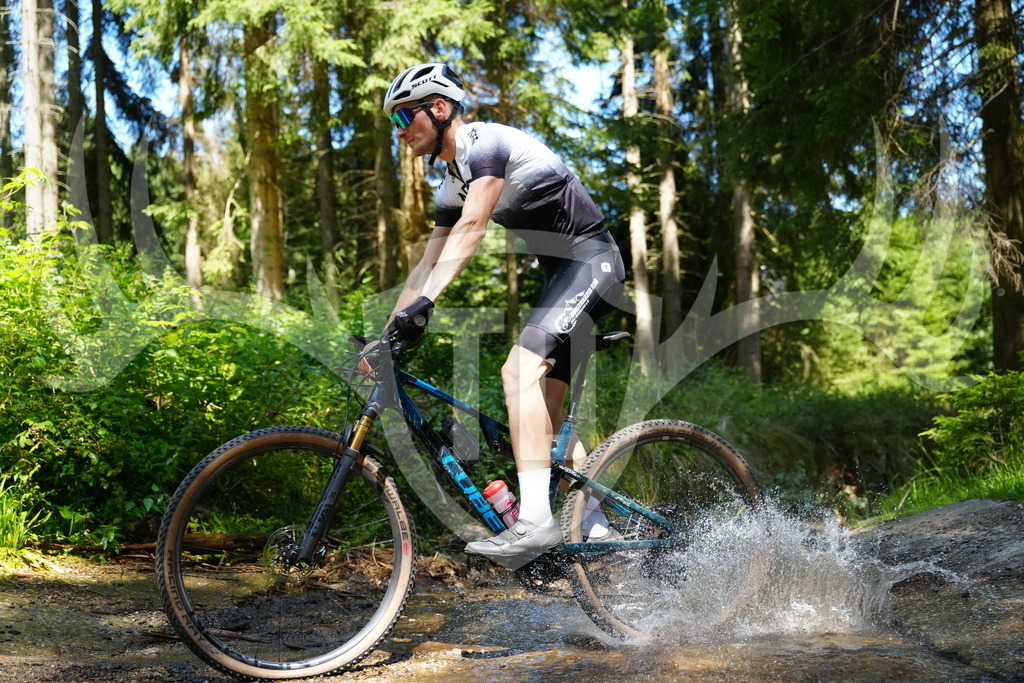 FC101630 | Fotogalerie der Treibjagd im Dunkelwald - Dein MTB Etappenrennen im Erzgebirge - Realisiert mit Pictrs.com