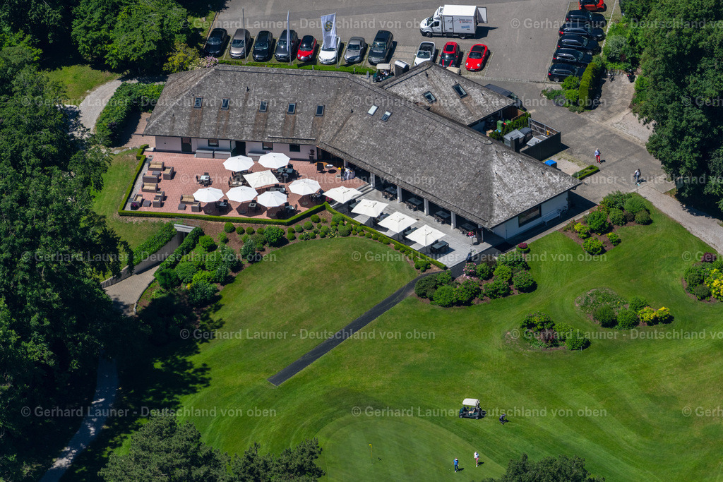 4031351 | FELDAFING 12.06.2020 Gelände des Golfplatz und Gebäude des " Golf-Club Feldafing e.V. " in Feldafing am Bodensee im Bundesland Bayern, Deutschland. // Grounds of the golf course and the building of the " Golf-Club Feldafing e.V. " in Feldafing at Bodensee in the state Bavaria, Germany. Foto: Gerhard Launer