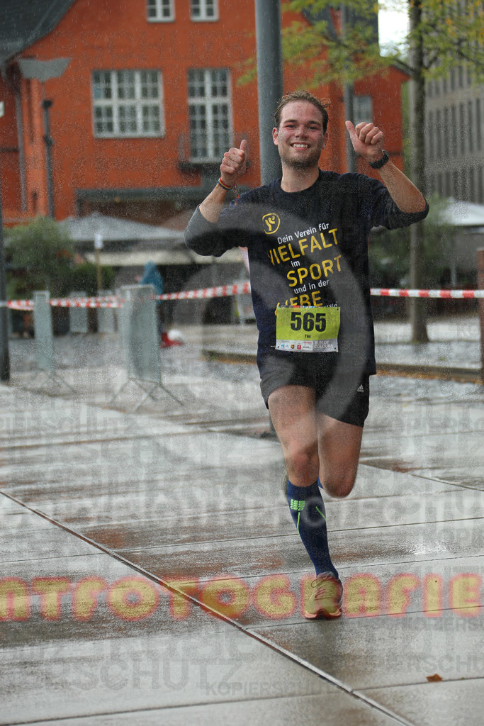 220917_1510_EX1_4925 | Sportfotografie im Rhein-Sieg Kreis, Köln, Bonn, NRW, Rheinland Pfalz, Hessen, etc. Unser Tätigkeitsfeld umfasst den Laufsport vom Volkslauf über den Marathon, Duathlon, Triathon bis zum Ultralauf wie Kölnpfad Ultra oder Schindertrail.