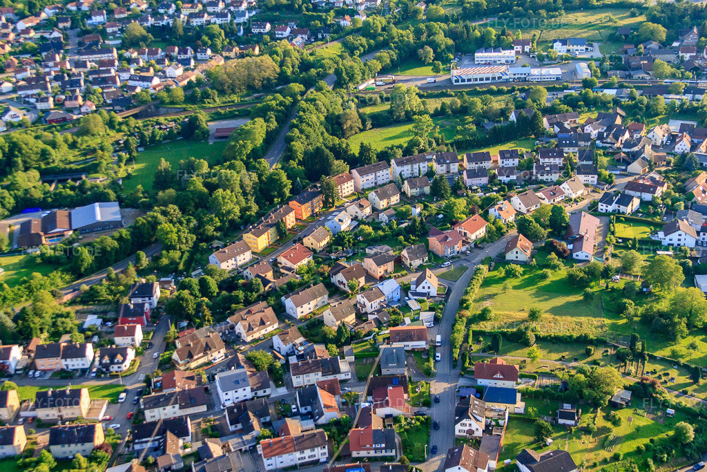 Luftbild: Bannzaunstr im Ortsteil Diedelsheim in Bretten im Bundesland Baden-Württemberg in Deutschland. Foto: IMG_57825.jpg vom 14.06.2013 durch Werner Riehm/FLY-FOTO.deAuflösung des Originals: 4752 x 3168 px