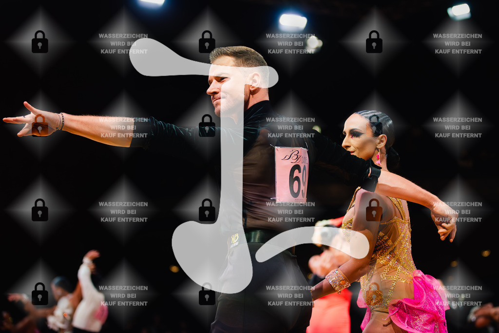 GOC 2025 - WDSF GrandSlam Latin 47-49th (69) Robin Goldmann _ Stefani Ruseva (Bulgaria)-2025-08-23-1264 | Webshop for digital downloads and prints of dance sport, event & show photographer Julian Link - Realisiert mit Pictrs.com