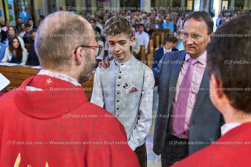 ALP0780_PfarrFirmung Wieselburg_Firmvorgang | (C)FotoLois.com, Alois Spandl, Firmung in der Pfarrkirche Wieselburg mit Generalvikar Dr. Christoph Weiss, Dechant Pfarrer Daniel Kostrzycki und Monignore Franz Dammerer, Sa 15. Juni 2024.