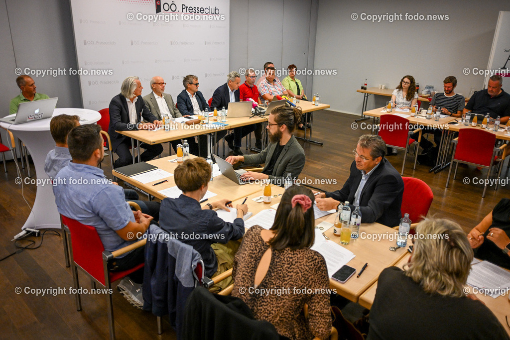 Pressekonferenz ADX Energy_ 07.09.2023-18 | 07.09.2023, Presseclub Linz, AUT, Pressekonferenz ADX Energy, Stimmungslage zur Gasexploration in Molln, im Bild Georg Brasseur (Univ. Prof. TU Graz), Alan Reingruber (Geschaeftsfuehrer ADX Vie GmbH), Paul Fink (CEO ADX Energy), Andreas Knoll (Regioplan Ingenieure Salzburg GmbH), , Martin Schober (Gemeindevorstand Molln), Martin Schober (Gemeindevorstand Molln), Medienvertreter