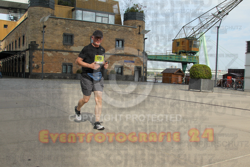 250920_1334_EV4_6094 | Sportfotografie im Rhein-Sieg Kreis, Köln, Bonn, NRW, Rheinland Pfalz, Hessen, etc. Unser Tätigkeitsfeld umfasst den Laufsport vom Volkslauf über den Marathon, Duathlon, Triathon bis zum Ultralauf wie Kölnpfad Ultra oder Schindertrail.