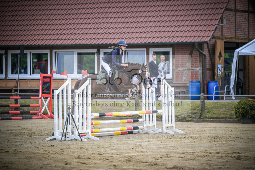 DOS_0556 | Entdecke hochwertige Reitturnierfotos von Foto Oger. Professionell, emotional und authentisch – jetzt Lieblingsmomente im Shop bestellen.Deutschlandweite Turnierfotografie. - Realisiert mit Pictrs.com